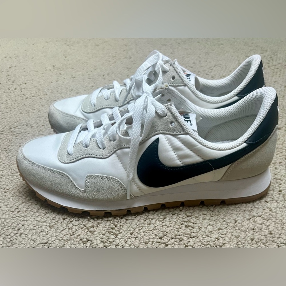 Men’s Nike Air Pegasus 83 size 9